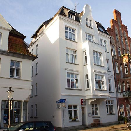 Cvjm Hotel Am Dom Любек Экстерьер фото