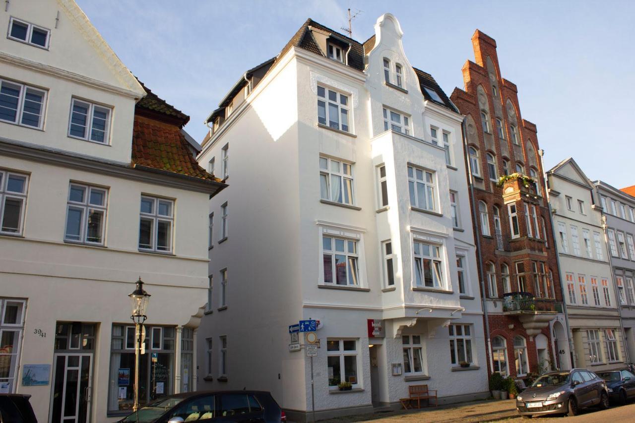 Cvjm Hotel Am Dom Любек Экстерьер фото