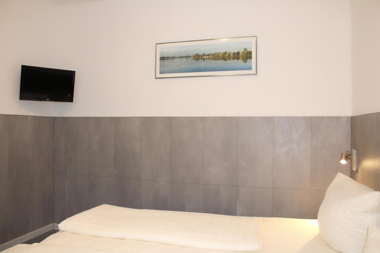 Cvjm Hotel Am Dom Любек Экстерьер фото