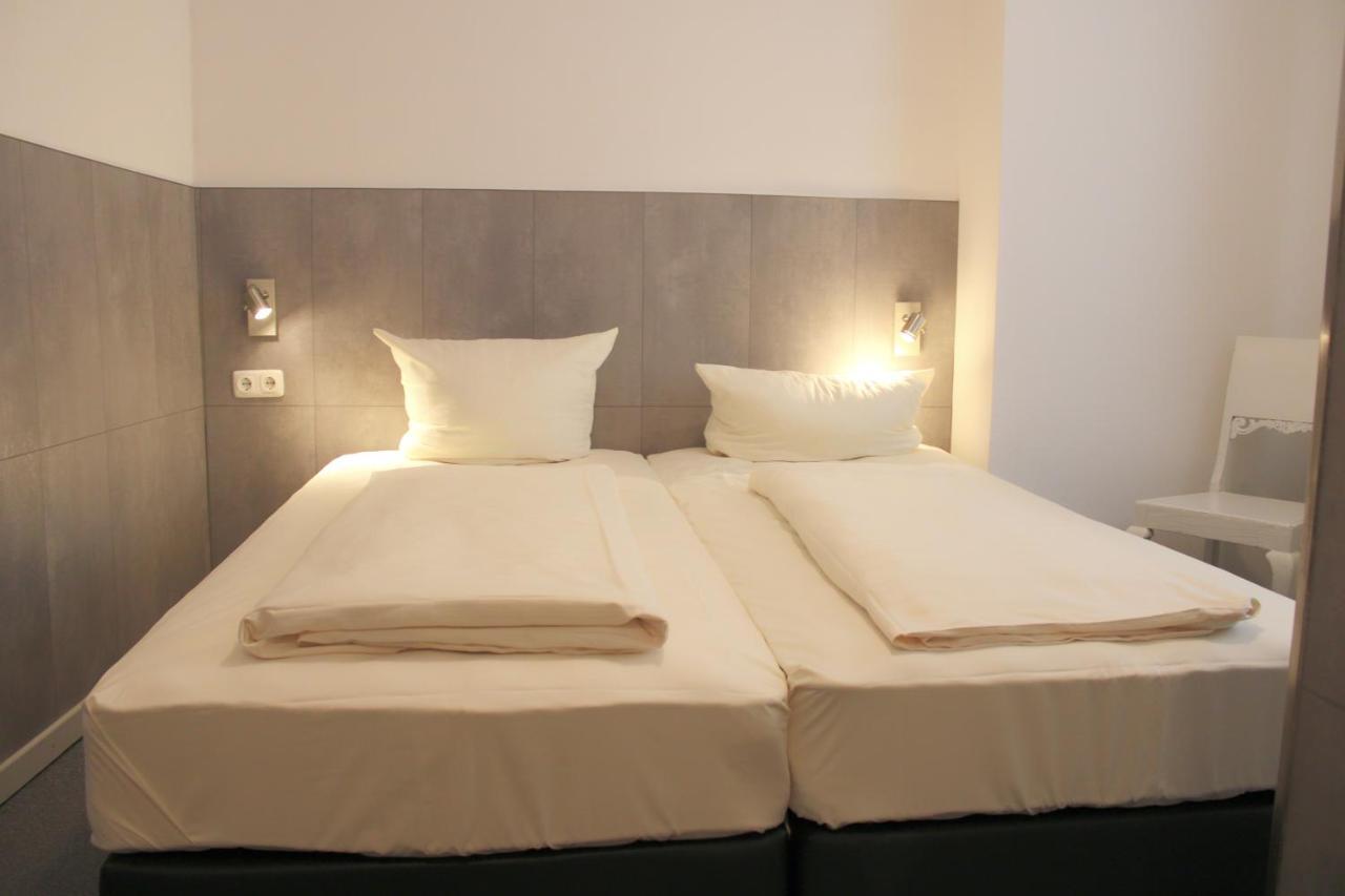Cvjm Hotel Am Dom Любек Экстерьер фото