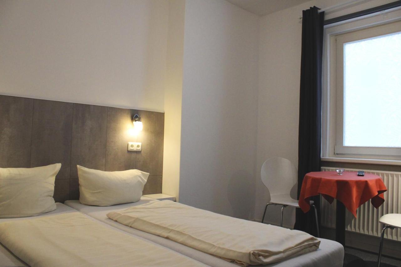 Cvjm Hotel Am Dom Любек Экстерьер фото