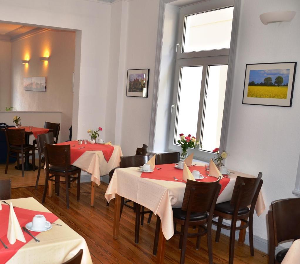 Cvjm Hotel Am Dom Любек Экстерьер фото